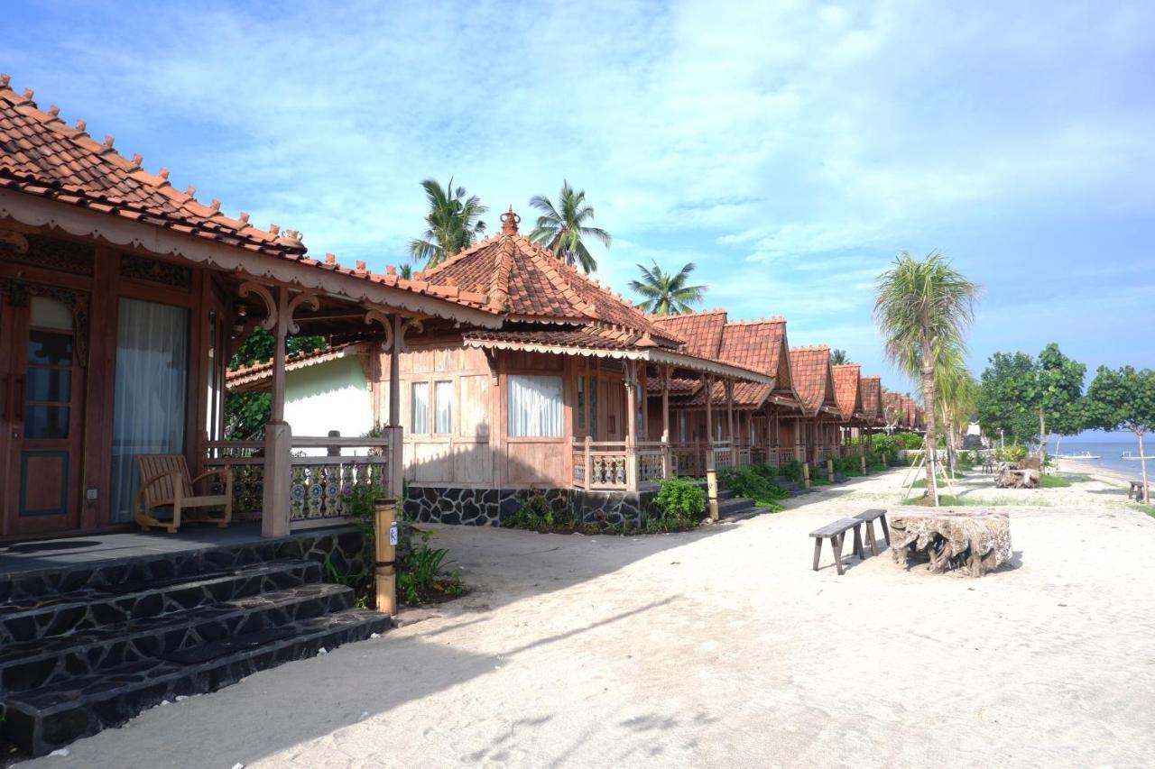 Blue Harbor Beachfront Villas & Resto Toyapakeh Exterior photo